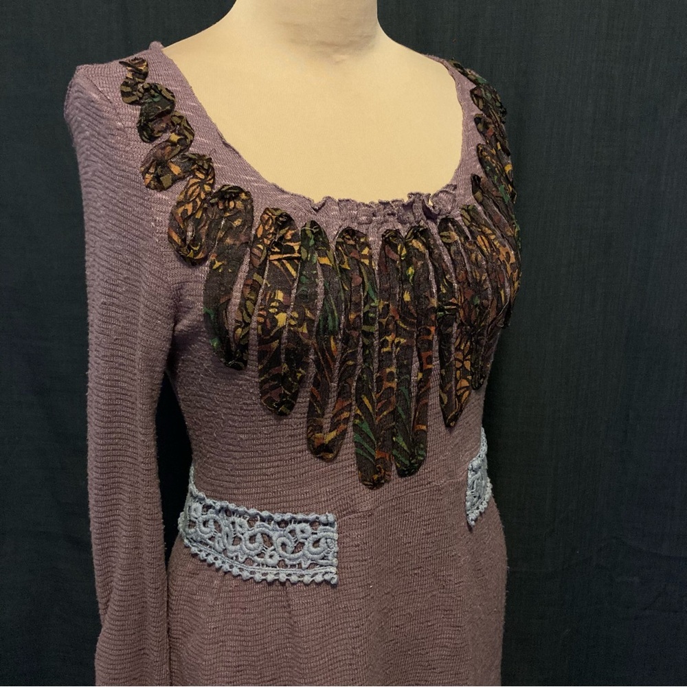 Cotton Blend Knit Purple Tunic Top w/Long Bell Sleeves Embellished with Lace - Picture 2 of 9
